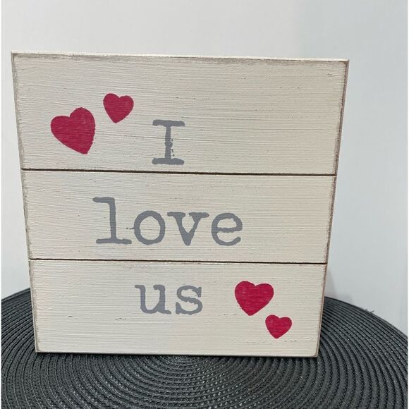 I Love Us Valentines Wooden Sign NWT - Picture 2 of 7